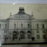 Fra le fotografie della �Bari che fu� di Enrico Bambocci spiccano una del Teatro Petruzzelli del 1904